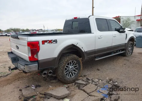 2017 Ford F-250 Lariat z USA, uszkodzony, nr VIN 1FT7W2BT5HEC77175